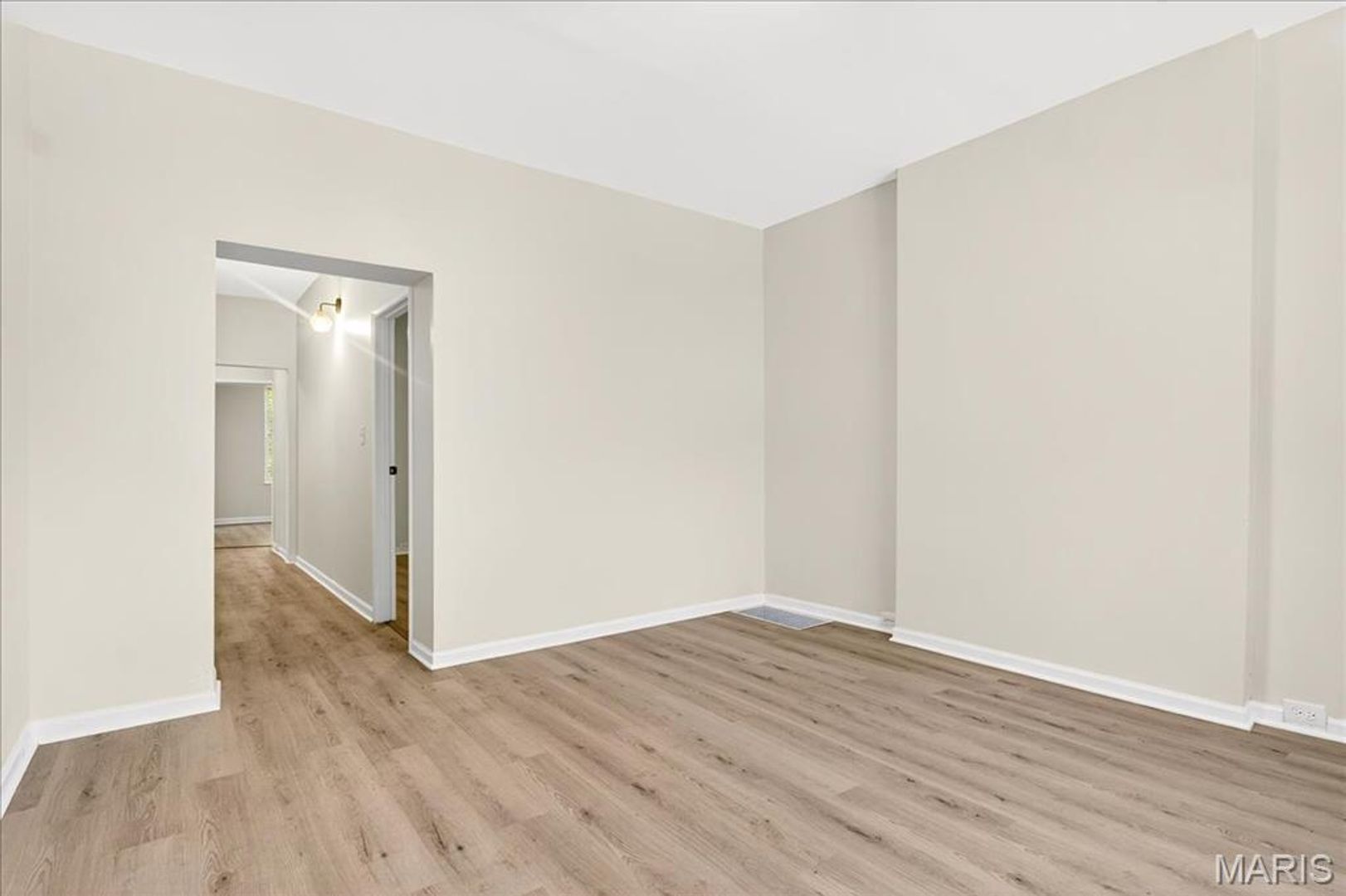 Russell Blvd -4045