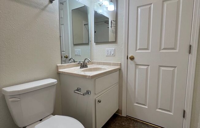 Studio, 1 bath, 380 sqft, $2,025, Unit 777-259
