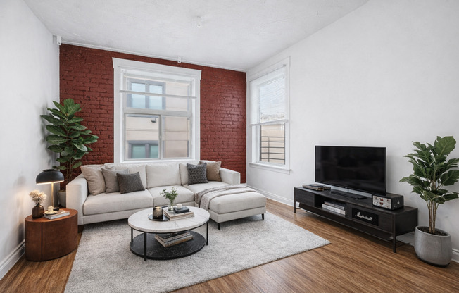 Studio, 1 bath, 200 sqft, $1,145, Unit 302