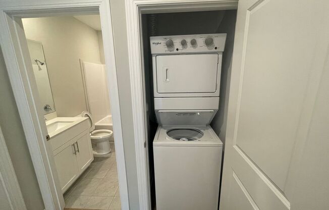 1 bed, 1 bath, 1,000 sqft, $1,400, Unit 5748-303