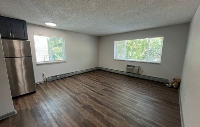2 beds, 1 bath, 725 sqft, $1,610, Unit 401