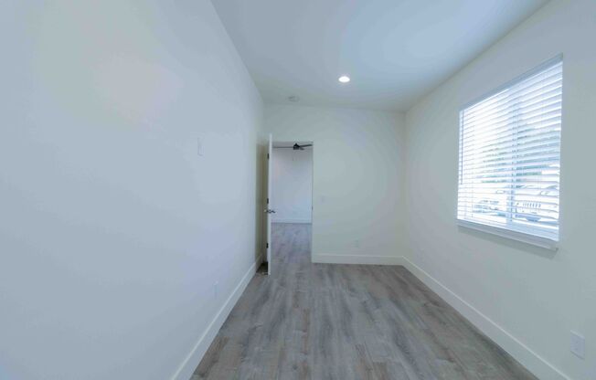 2 beds, 1 bath, 712 sqft, $2,300, Unit 35