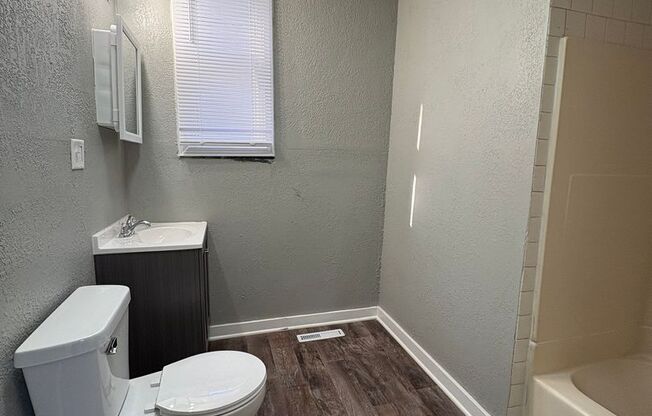 2 beds, 1 bath, $850