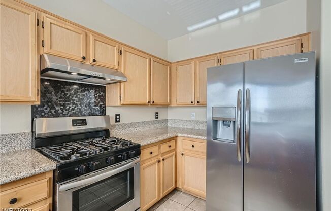 3 beds, 2 baths, $1,670, Unit # 203