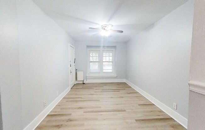 Studio, 1 bath, 200 sqft, $895, Unit 593-03 Park Ave