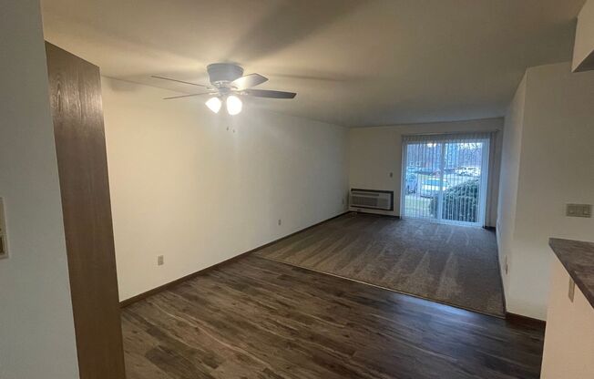 3 beds, 1 bath, 1,040 sqft, $1,800, Unit 3156-105