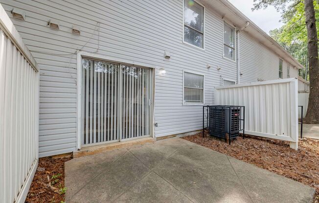 2 beds, 2.5 baths, 1,218 sqft, $1,395, Unit 2-22F