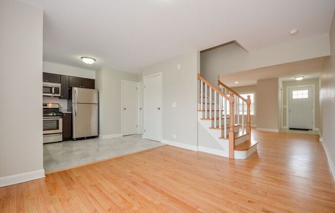 3025 LYNN CT