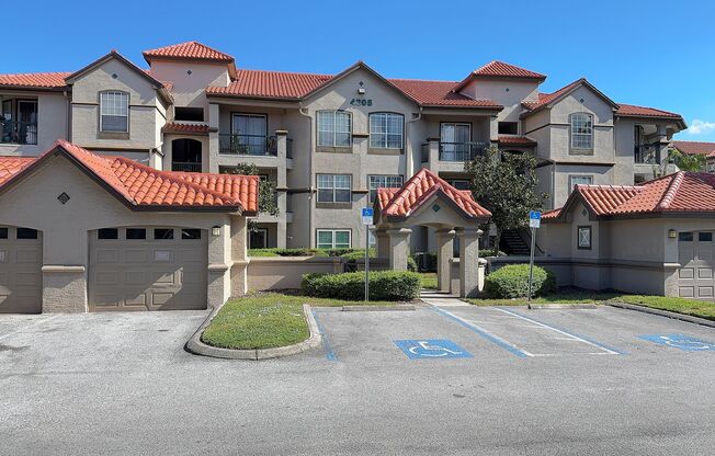 Beautiful 1 bedroom condo for rent in Lakeview at Calusa Trace