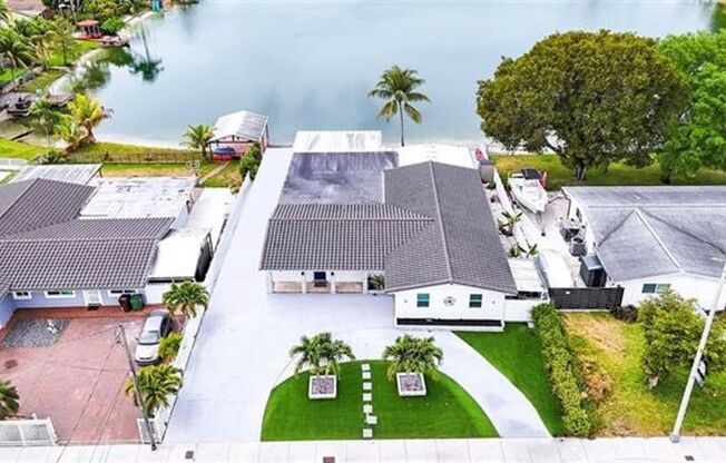6290 W 16th Ave # 6290, Hialeah, FL 33012