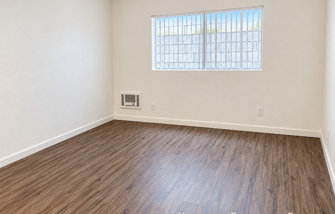 4124 N Eagle Rock Blvd