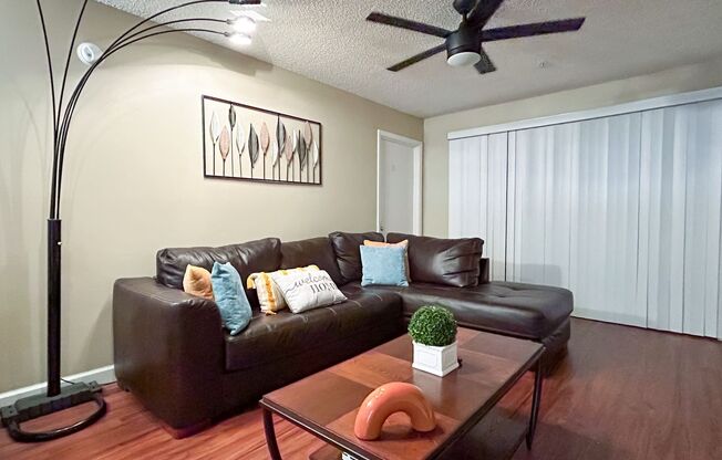 1 bed, 1 bath, 306 sqft, $895, Unit Unit 105B