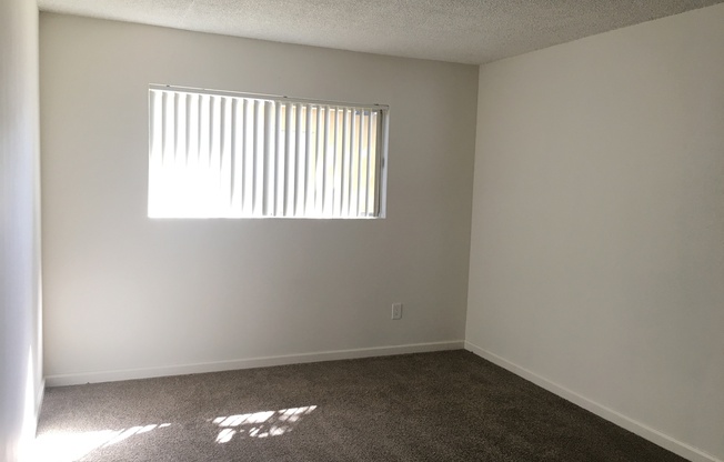 2 beds, 1 bath, 900 sqft, $2,195