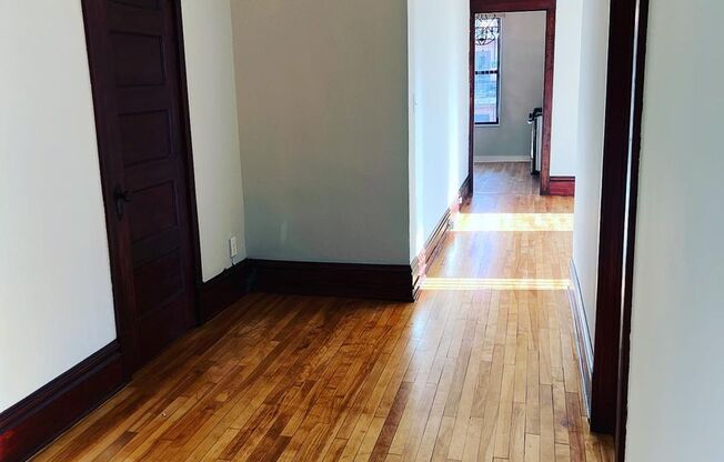 1 bed, 1 bath, 950 sqft, $1,525, Unit 905-9