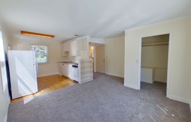 Studio, 1 bath, $1,100, Unit G