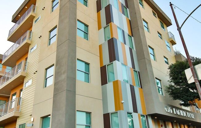 PACIFIC LUXE APARTMENTS | GLENDALE | SCHEDULE A TOUR