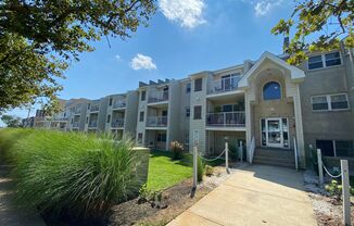 1 bed, 1 bath, 700 sqft, $2,300, Unit 216