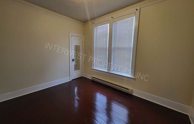 2 beds, 1 bath, 848 sqft, $1,875, Unit 001