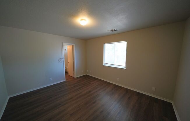 3 beds, 2 baths, $1,595