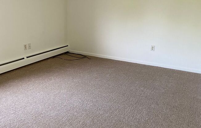 2 beds, 1 bath, 840 sqft, $1,925, Unit 144-5A