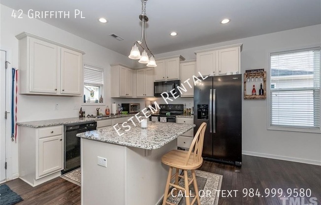 42 GRIFFITH PL