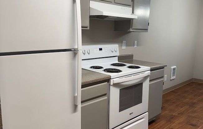 2 beds, 2 baths, 1,070 sqft, $1,625, Unit 14-202