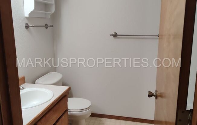 3 beds, 2 baths, $2,595