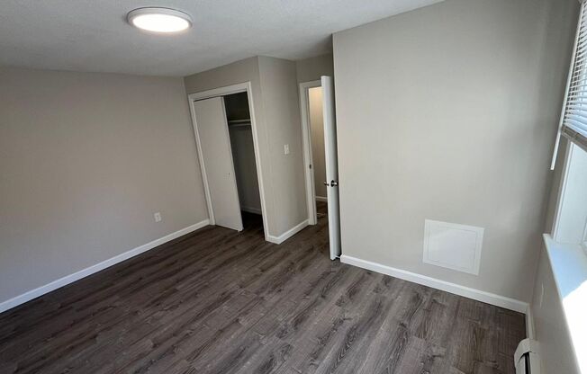 2 beds, 1 bath, $1,975, Unit 101-E