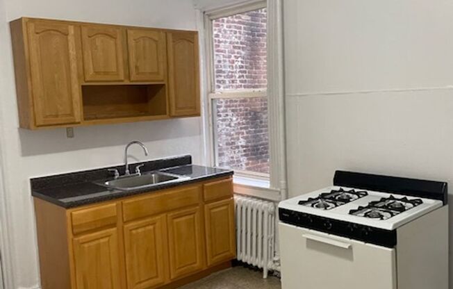 1 bed, 1 bath, 3 sqft, $1,325, Unit 16