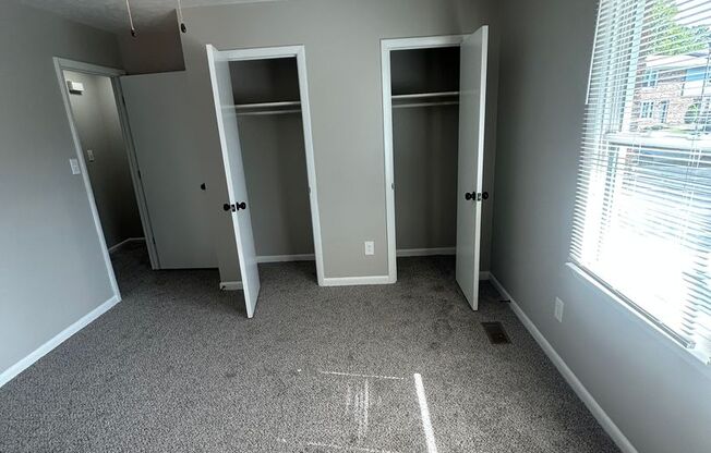 2 beds, 1.5 baths, 1,100 sqft, $1,090, Unit 720-B