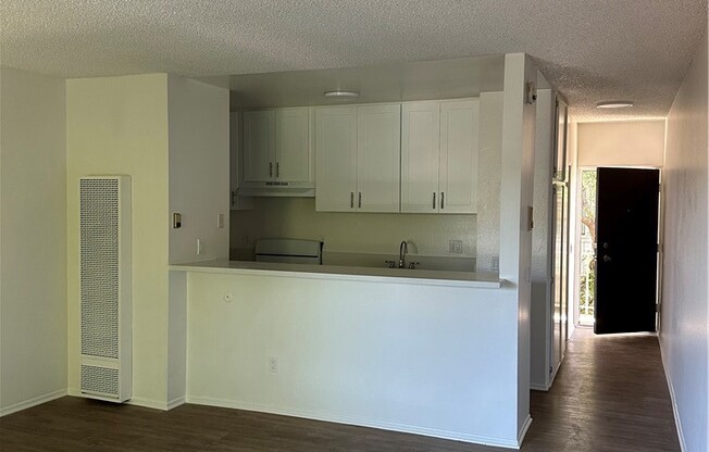 Studio, 1 bath, 425 sqft, $1,600, Unit 210