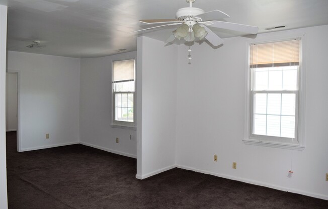 3 beds, 1 bath, 1,150 sqft, $2,500, Unit Unit B - Up