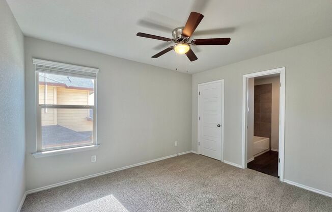 3 beds, 2 baths, $1,475, Unit 9106 Canyon Bend Unit 2