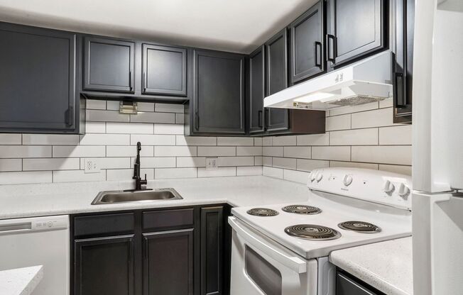 3 beds, 2 baths, 1,034 sqft, $1,890, Unit E-316