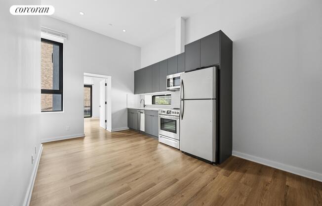 317 W 51 ST
