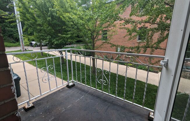 Newly Remodeled 2-Bedroom Apartment – Convenient Location!