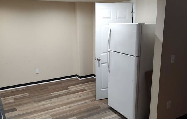 1 bed, 1 bath, 595 sqft, $899, Unit RC-103