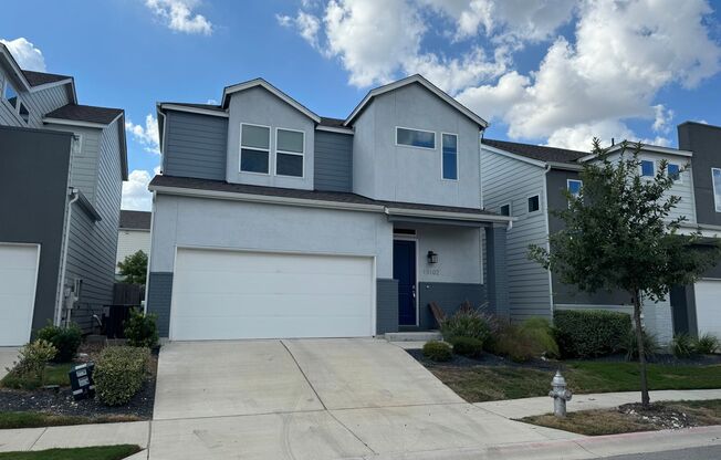 4 beds, 3.5 baths, $2,395