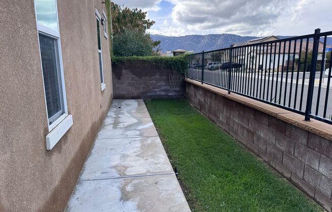 Large Newer Home - 4 Bedroom / 3 1/2 Bath