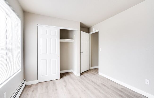 2 beds, 1 bath, 850 sqft, $1,099, Unit B212