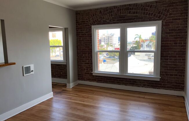 Studio, 1 bath, 275 sqft, $1,595, Unit 303