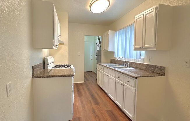 2 beds, 1 bath, 695 sqft, $1,895, Unit 837