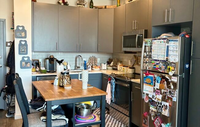 2 beds, 2 baths, $1,645, Unit 401