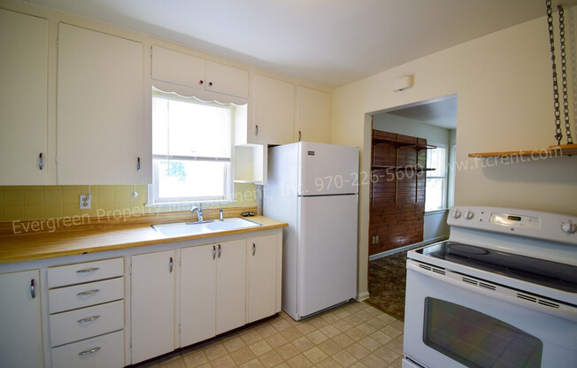 Amazing 2 Bedroom, 1 Bathroom Cottage in Old Town Fort Collins!