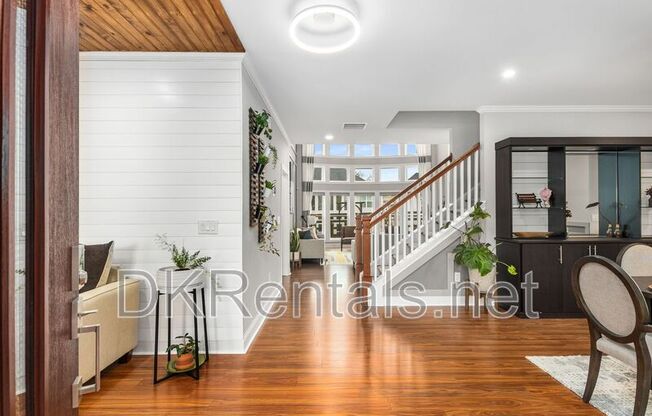 501 BLACKBERRY LN