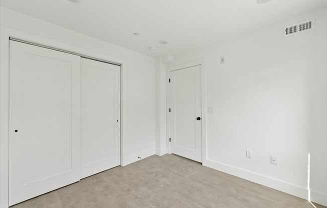 2 beds, 2 baths, 900 sqft, $1,619, Unit 205