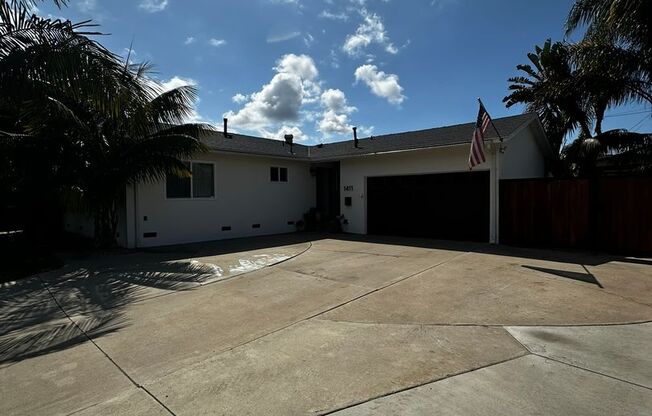 Gorgeous 3-Bedroom 2 bath Home with Pool AND close to the beach!