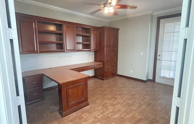 3 beds, 2.5 baths, $3,300