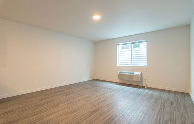 4626 N Maryland Ave - Get 2 Weeks Free! (Unit #102)