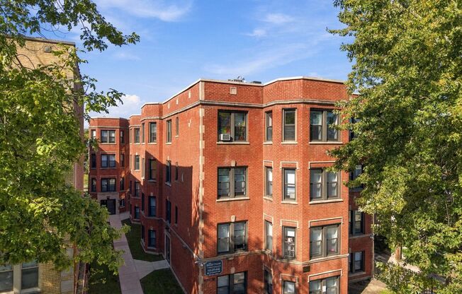 7526-7530 N Seeley Avenue